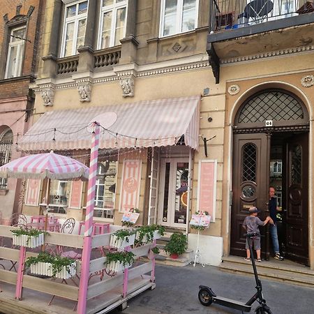 Soho Street Private Apartment 6 Persons บูดาเปสต์ ภายนอก รูปภาพ